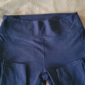 Fabletics Powerhold Capri workout pants size XL in navy